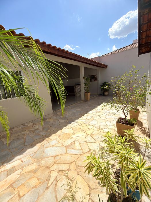 Casa - Venda - Esplanada Primo Meneghetti - Franca - SP